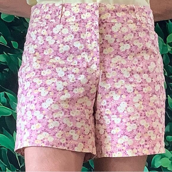 🌸 Ann Taylor Floral Shorts & Cream Tee Set – Shorts Size 6, Top Medium - Picture 4 of 6